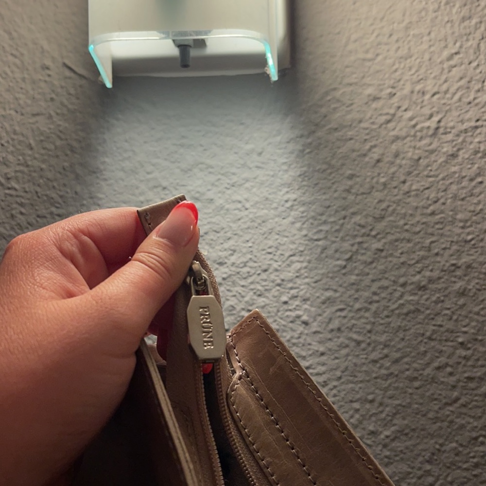 Prüne Handbag - Picture 4 of 5